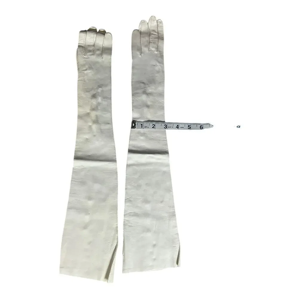 Vintage Mantessa Long White Opera Gloves Antique Soft Perl Clasp Detail X-Small